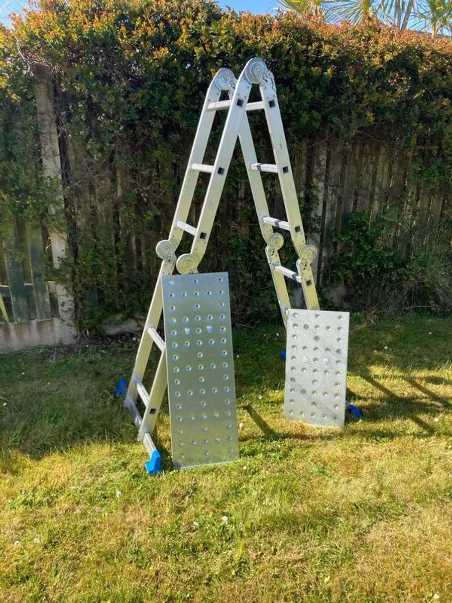 Multifunctional folding ladder - Image 2