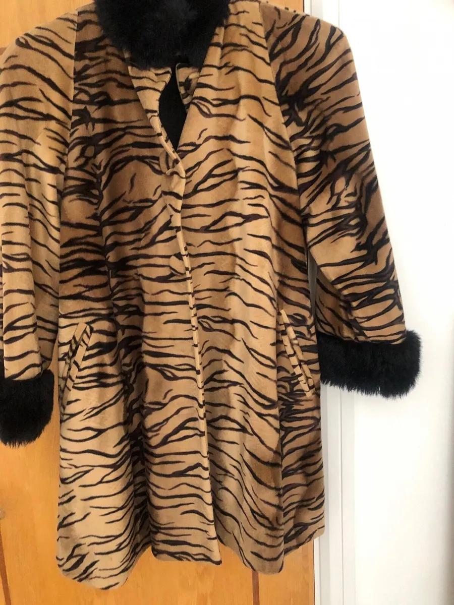 Designer coat - Image 3