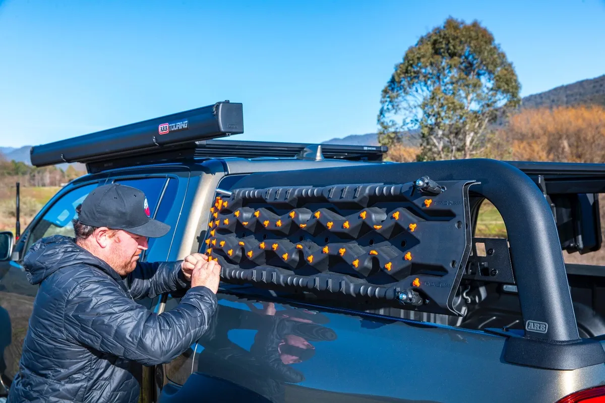 ARB Bed Rack Toyota Hilux Mk8-9 2015+ - Image 3
