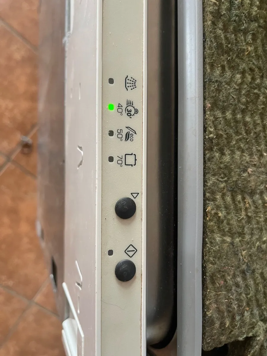 Whirlpool Fully Integrated Dishwasher - Image 2