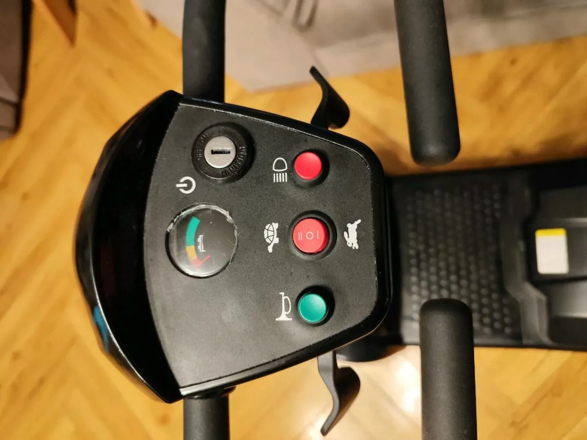 Mobility scooter - Image 2