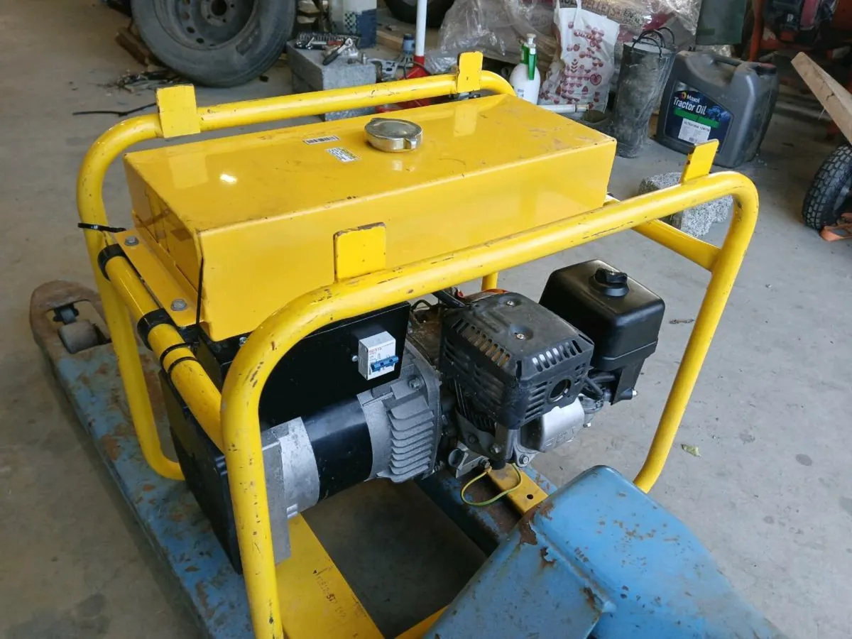 110v Railtrack generator 2.7kva - Image 2