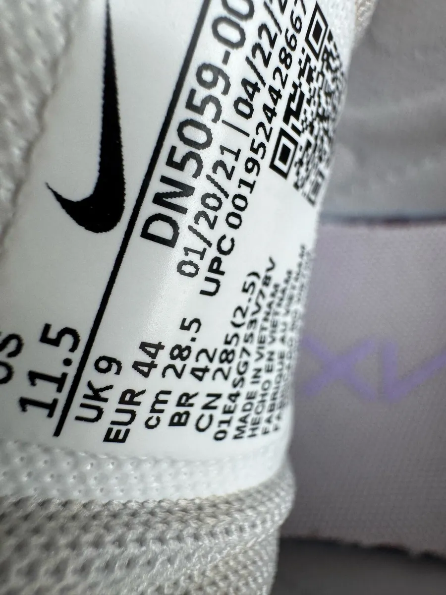Nike Air Max 270 - Image 4
