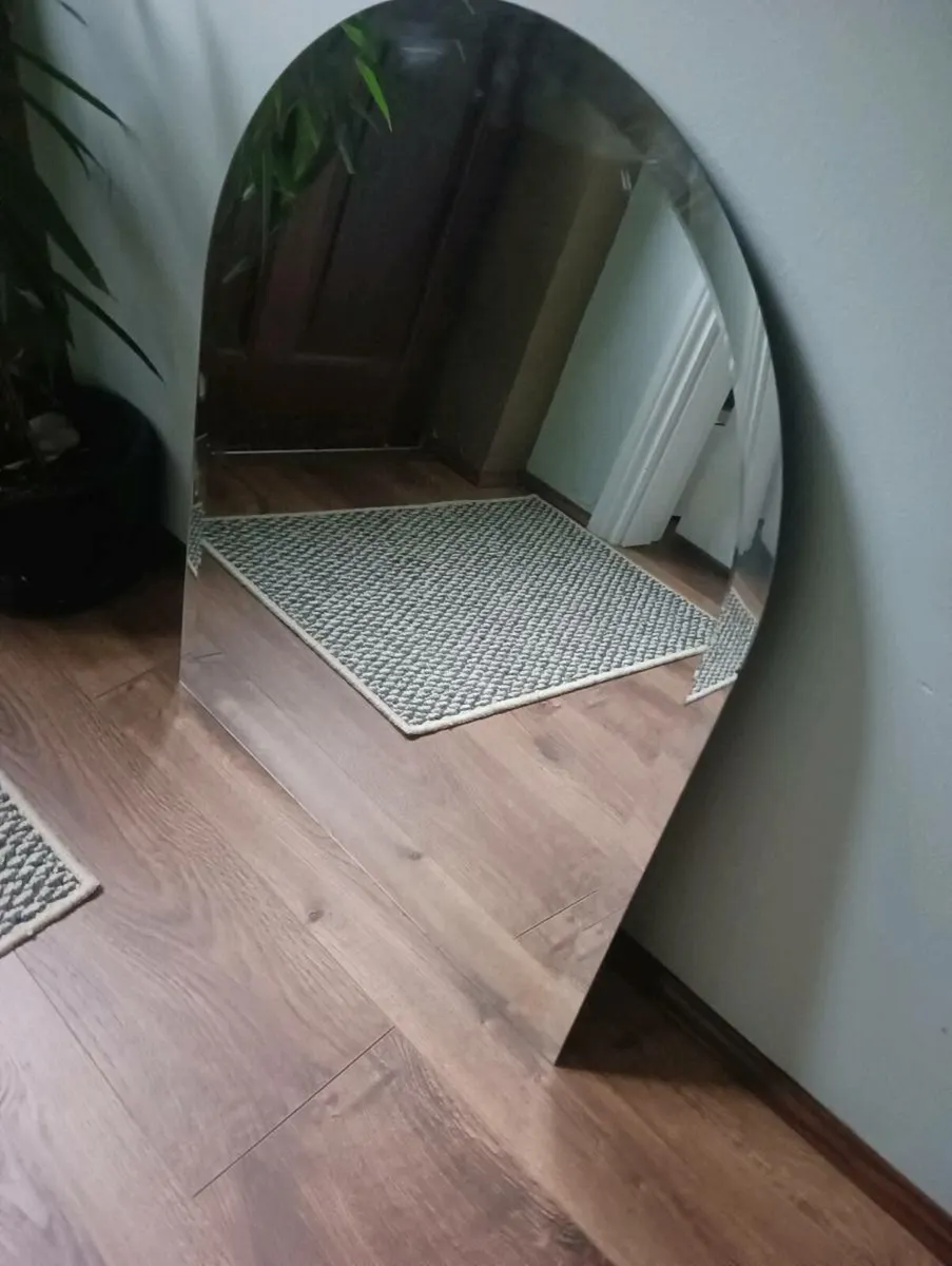 New beveled glass mirror,15 Euro - Image 2