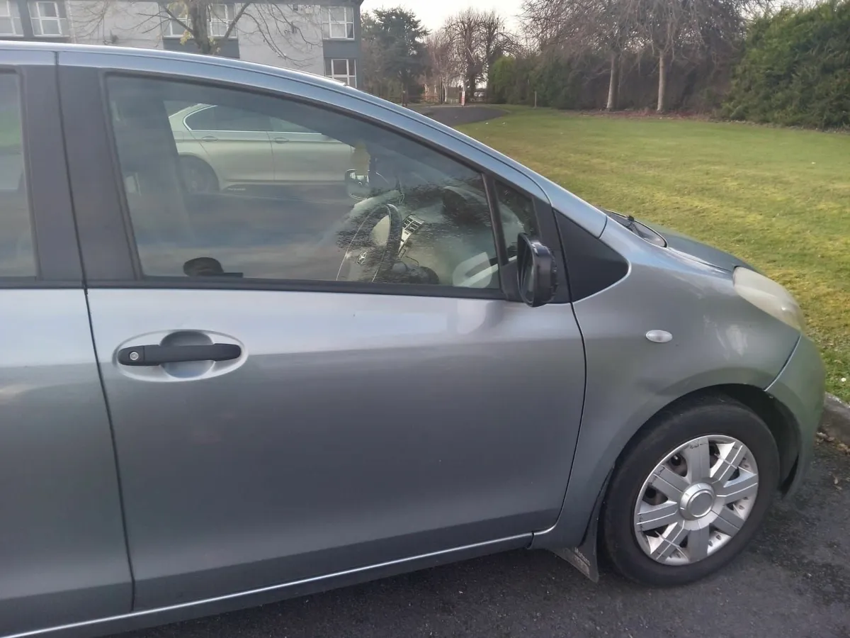 Toyota Yaris 2006 - Image 4