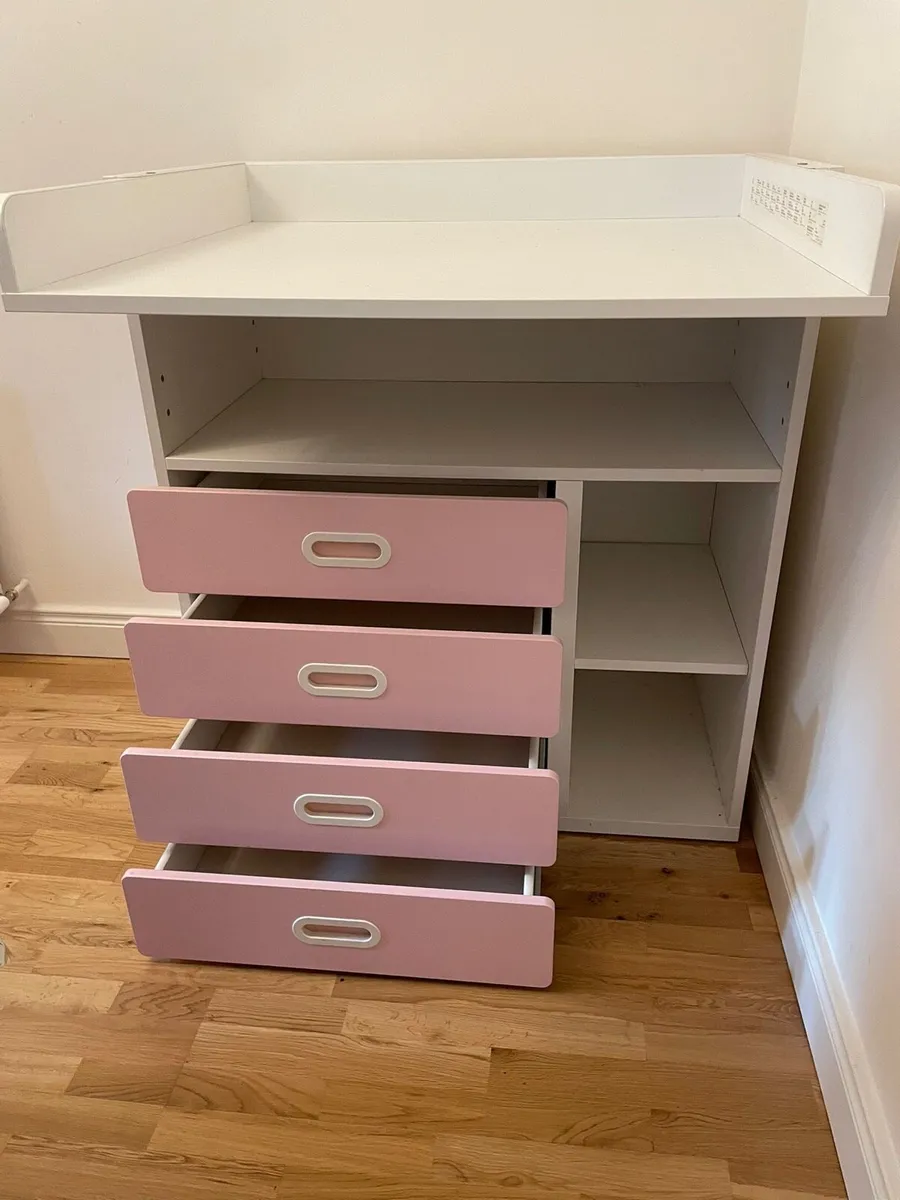 Changing table - Image 2