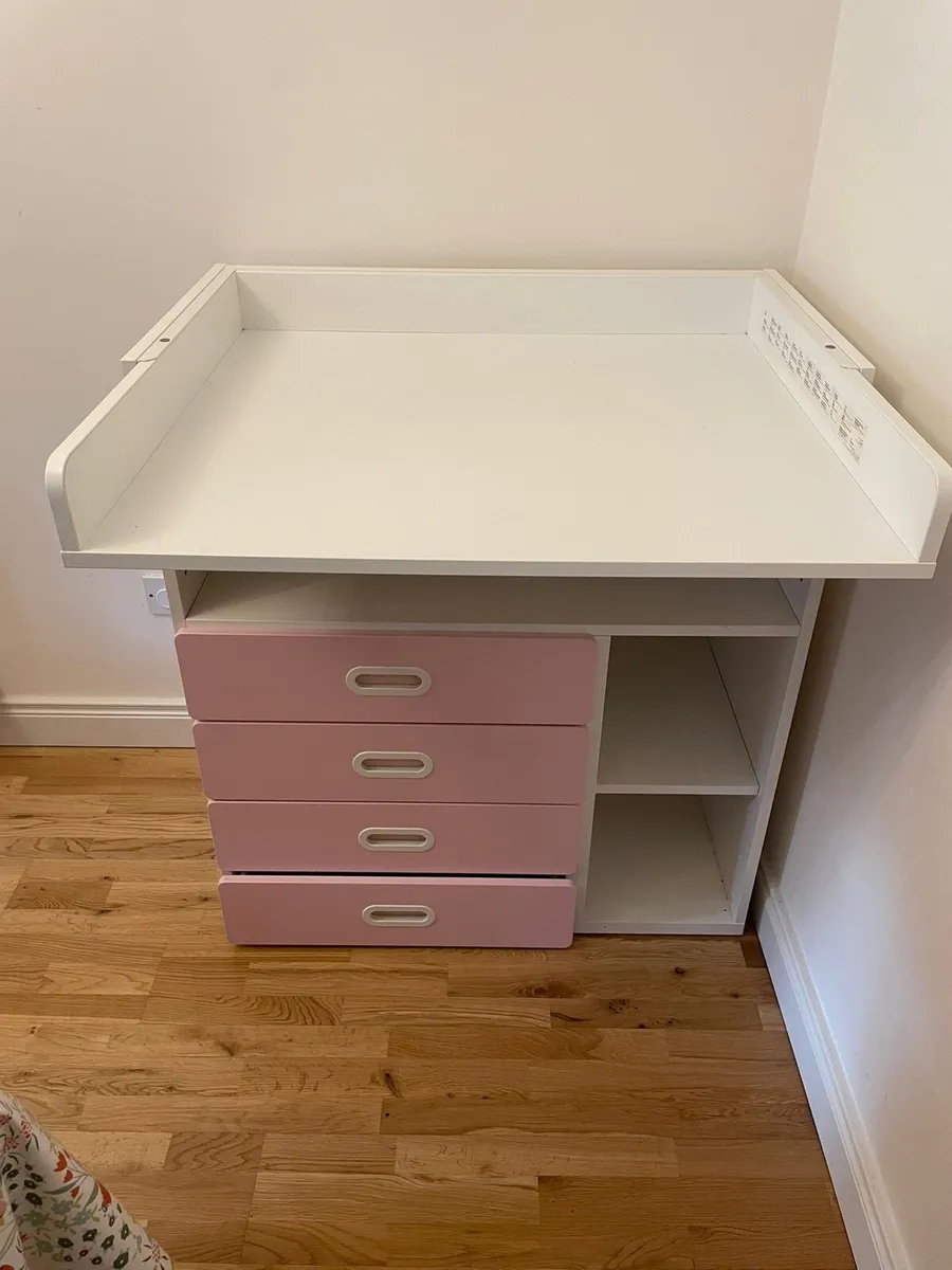 Changing table - Image 3