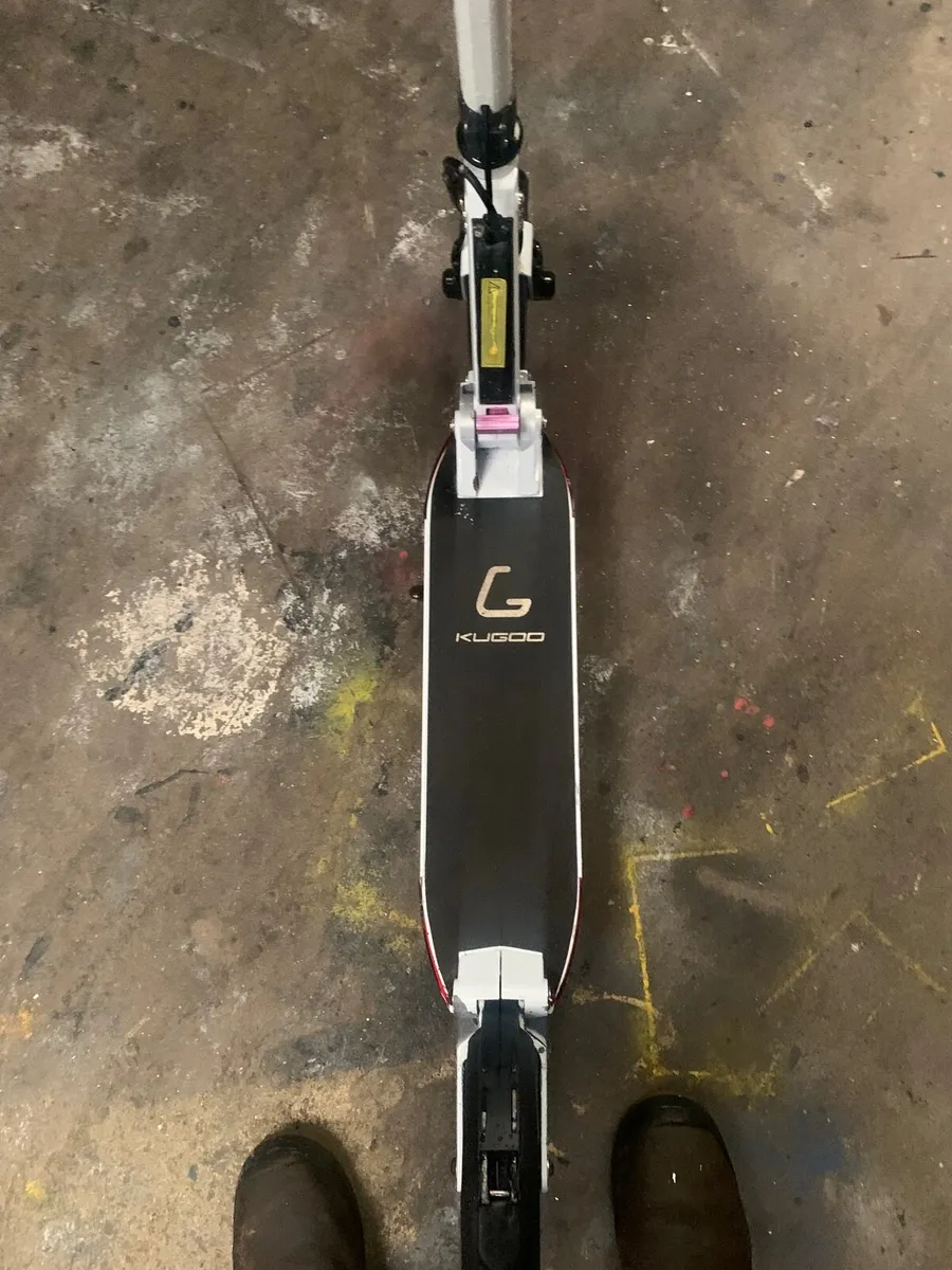 Electric scooter - Image 4