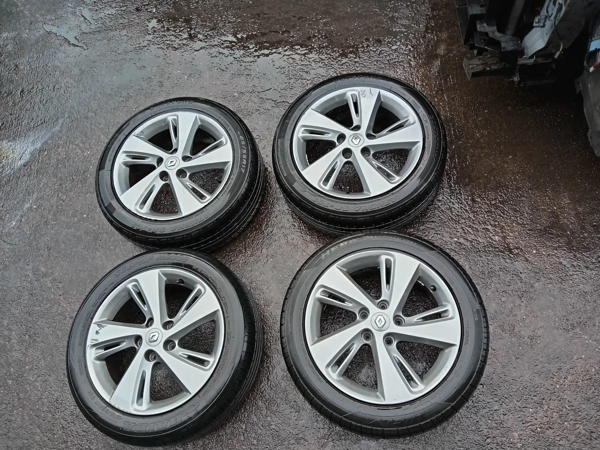 Renault grand scenic, Megane alloys with tyres 17R - Image 1