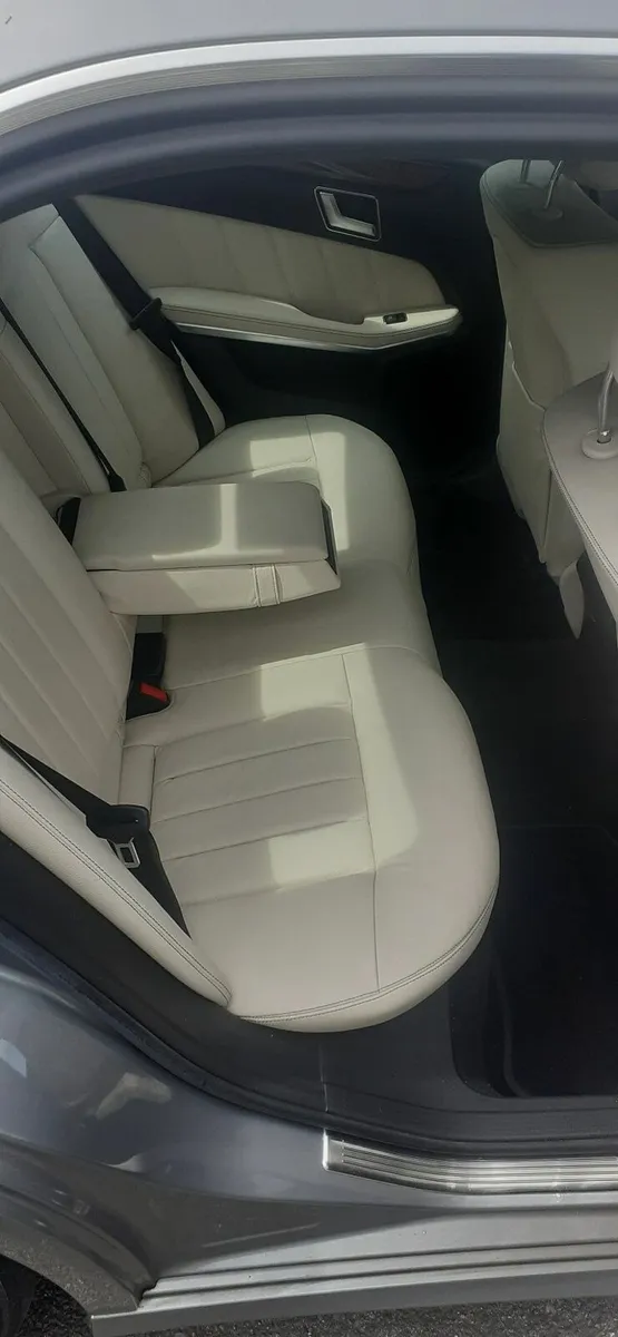 Mercedes-Benz E-Class 2014 - Image 4