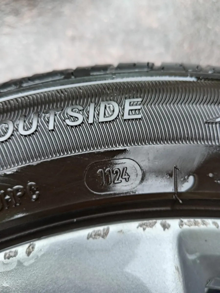 Renault grand scenic, Megane alloys with tyres 17R - Image 3