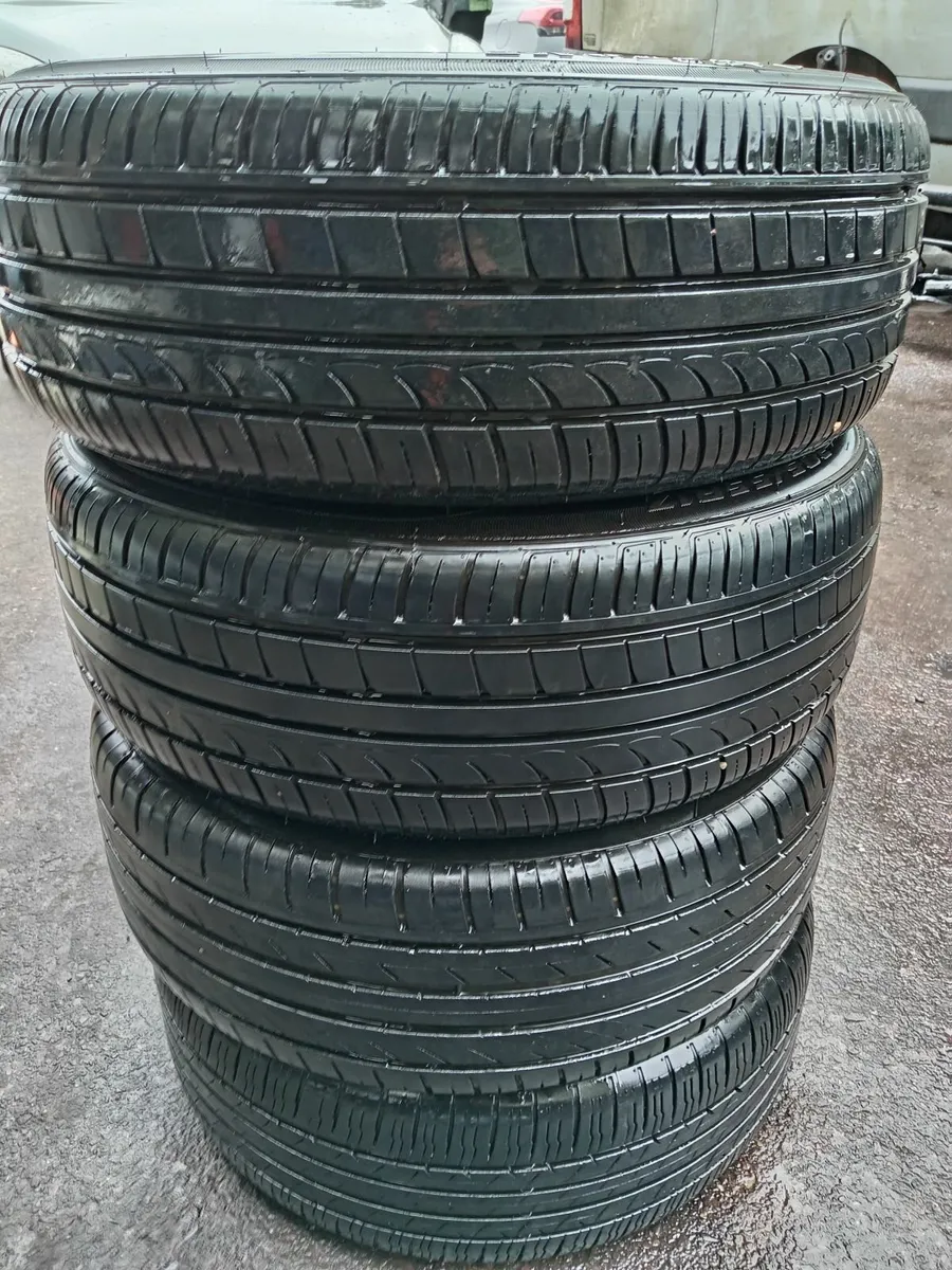 Renault grand scenic, Megane alloys with tyres 17R - Image 4