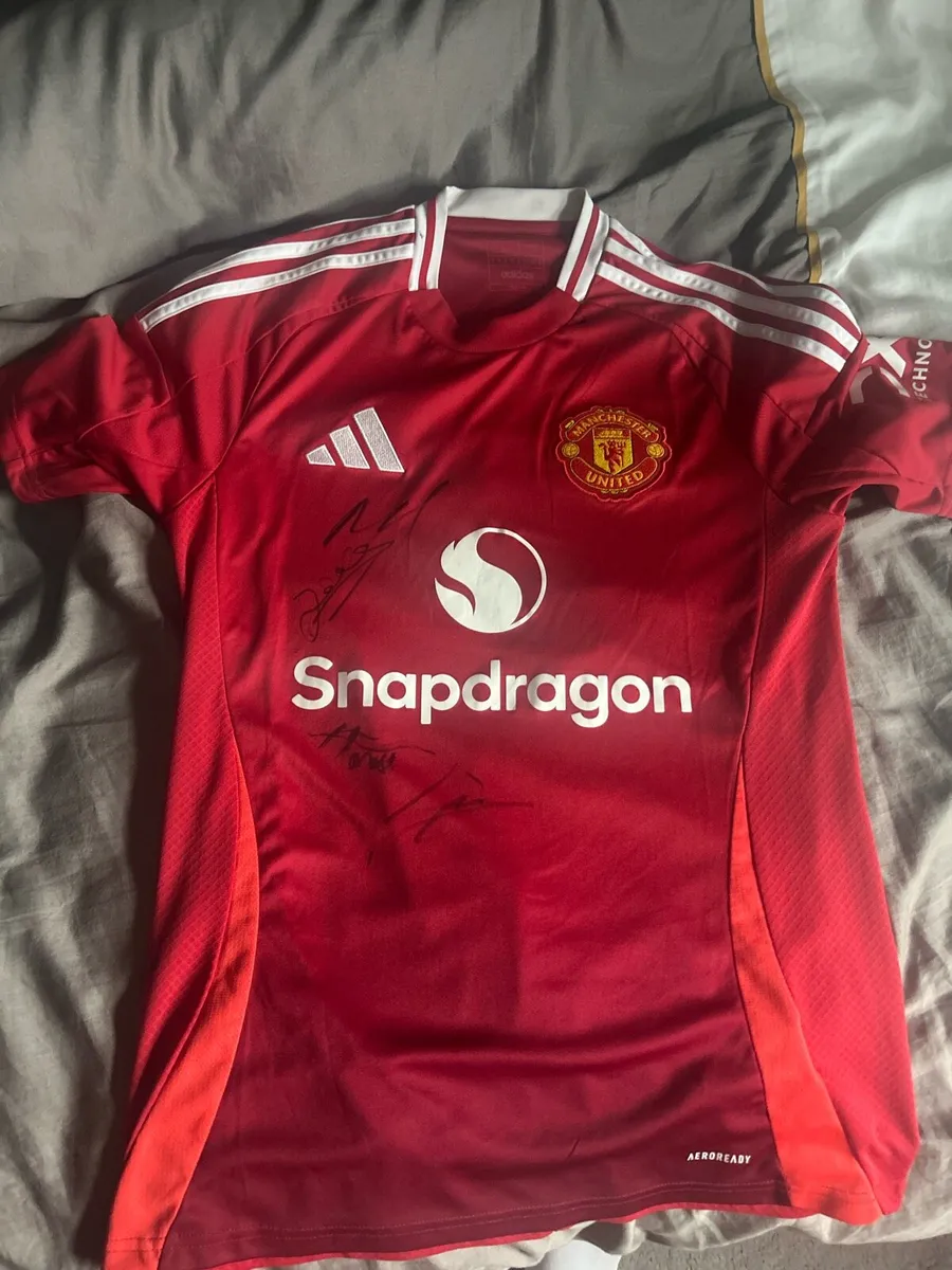 Signed Man Utd jersey