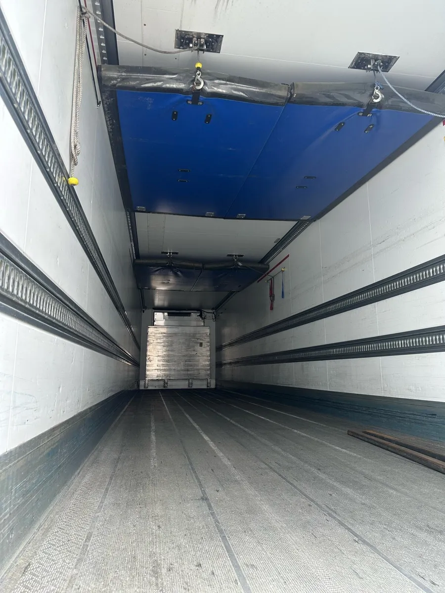 Schmitz Twin Evap Fridge Tail Lift - Image 4
