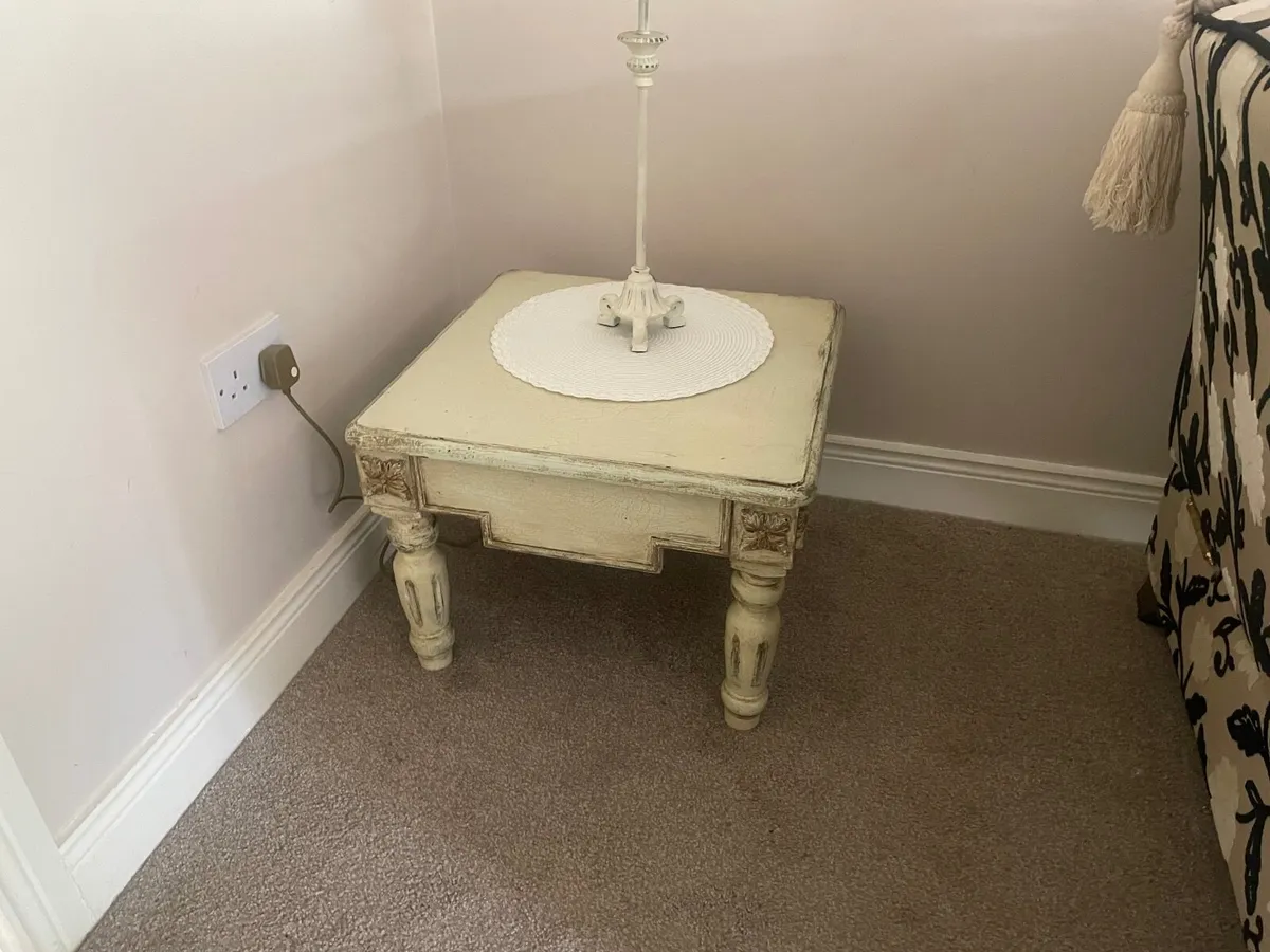 Lamp table