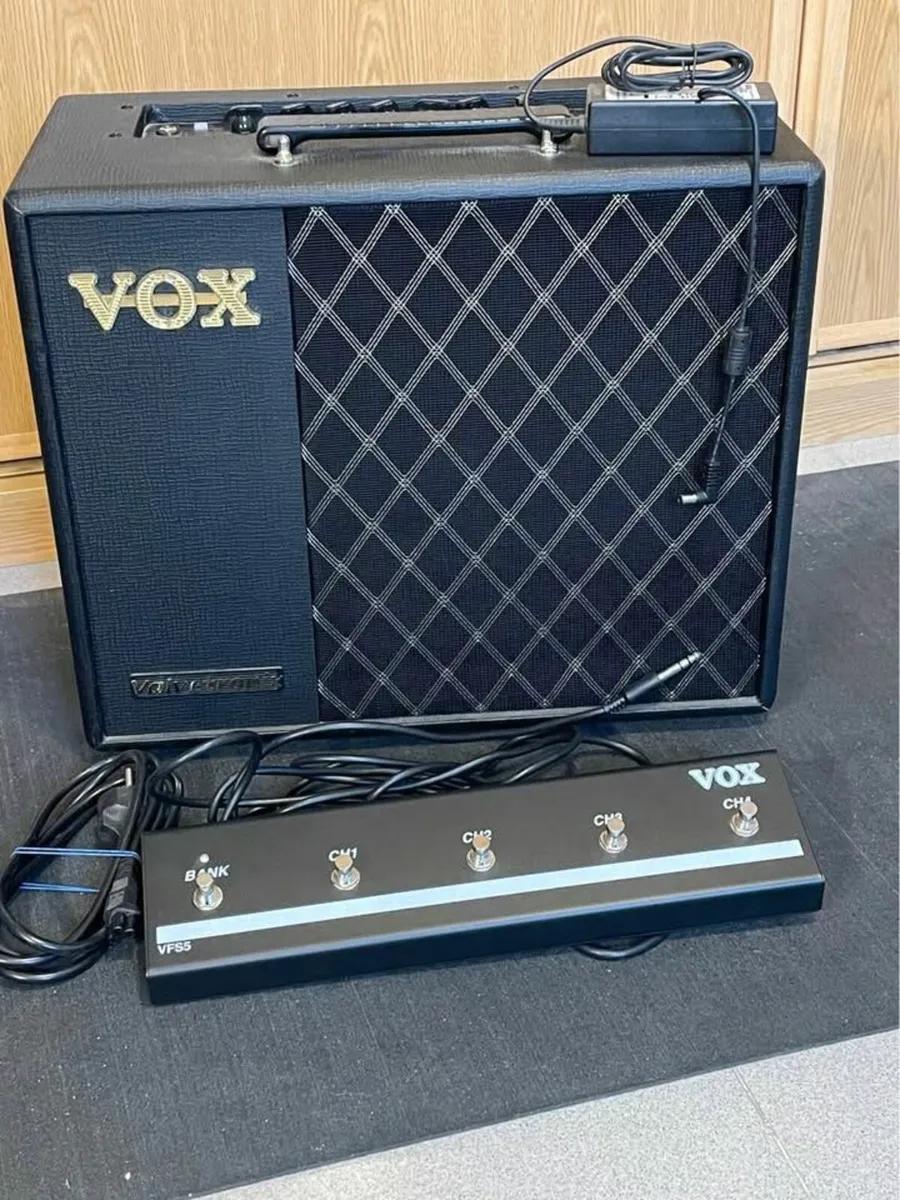 Vox Valvetronix VT40X Hybrid Combo with VFS5 Foots - Image 2