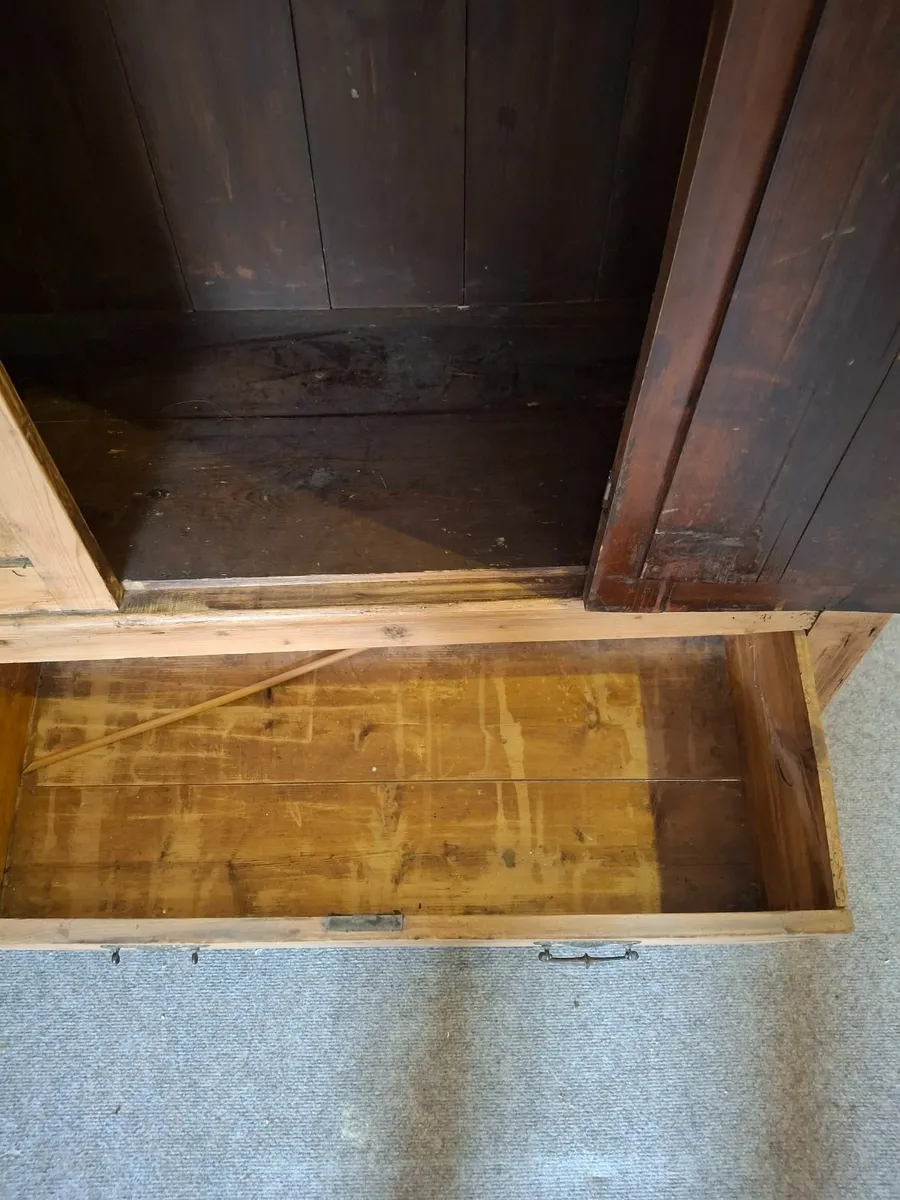 Antique pine wardrobe.     Measurements 187cm h - Image 2