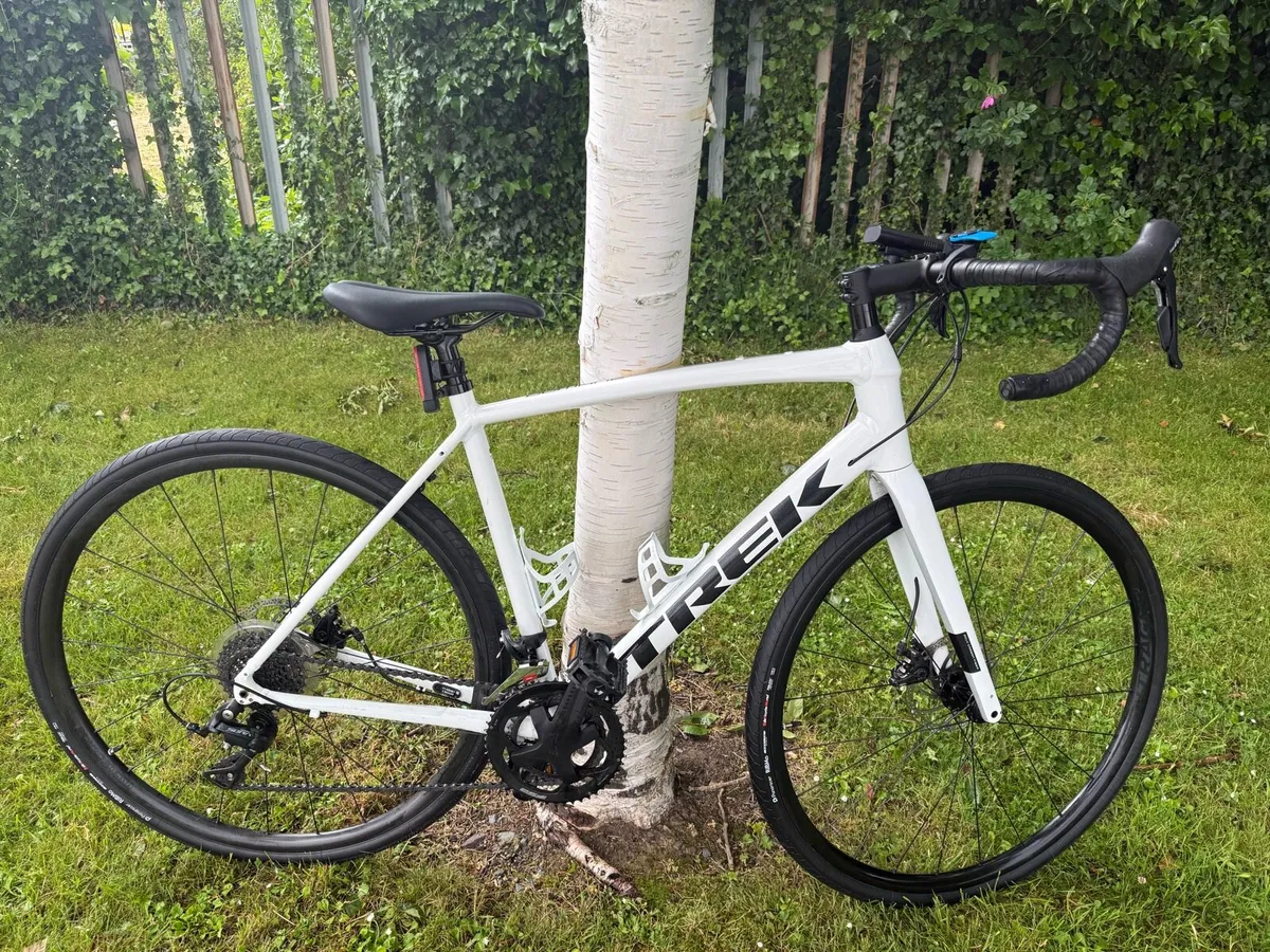 Trek Domane 3 Road Bike - Image 1