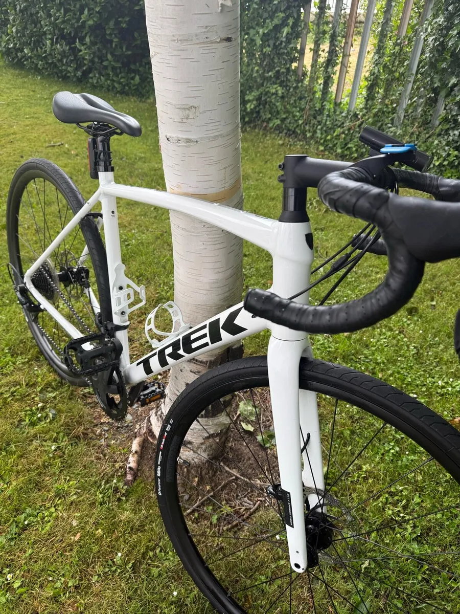 Trek Domane 3 Road Bike - Image 2