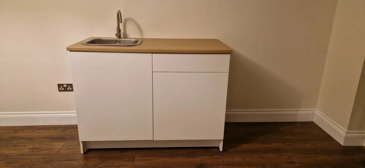Kitchen cabinet - Image 1