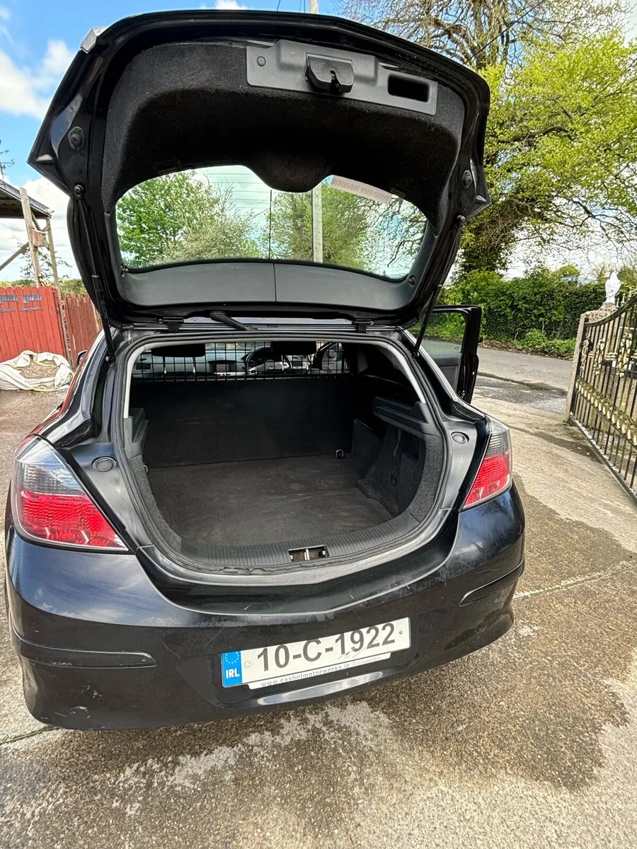 Opel Astra Van car - Image 3