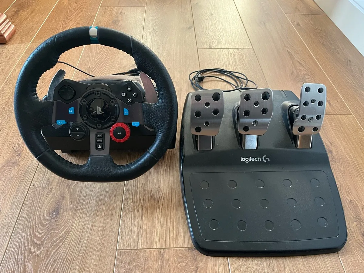 Logitech G29 steering wheel