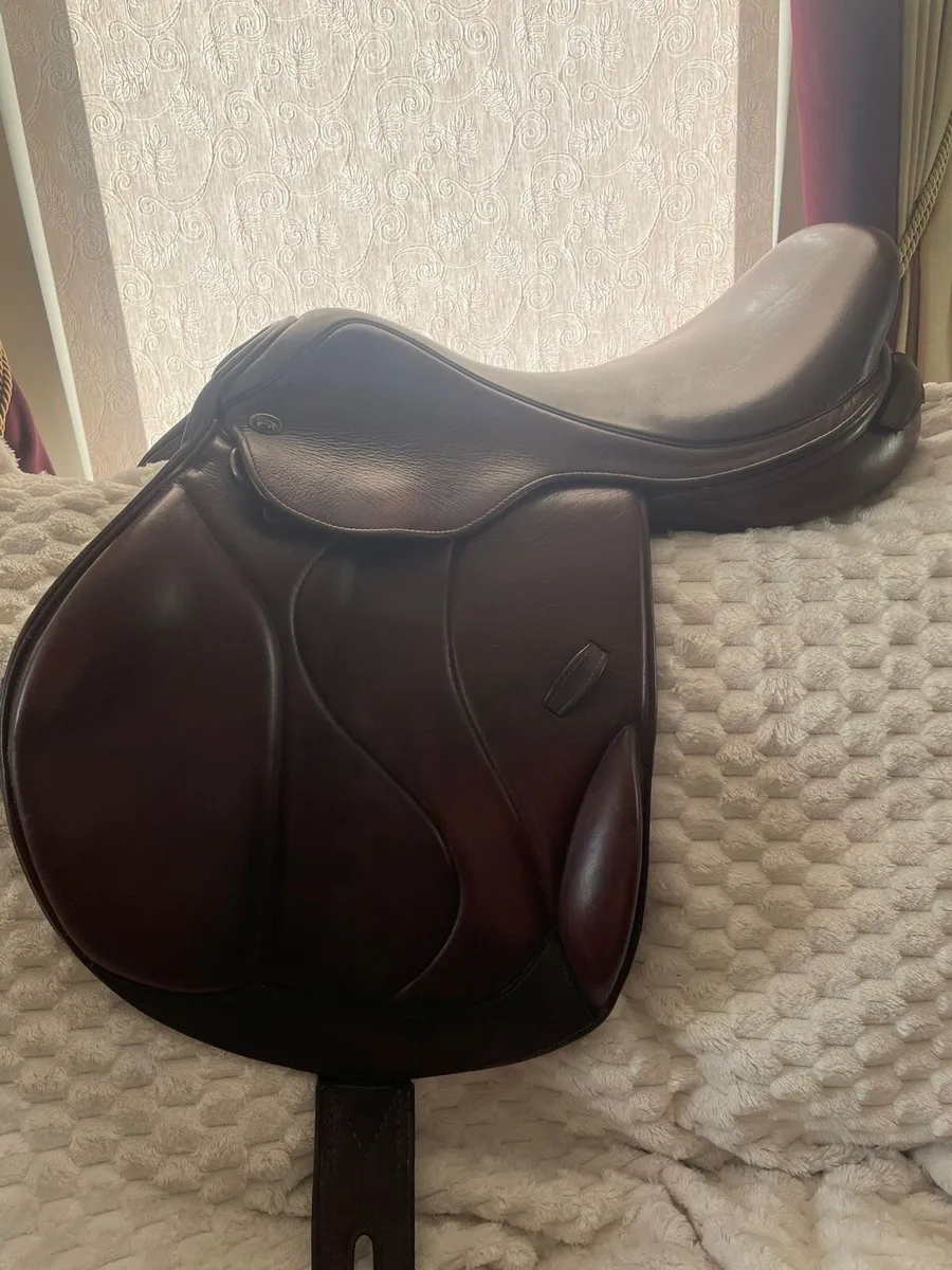 Horse saddle - Image 1