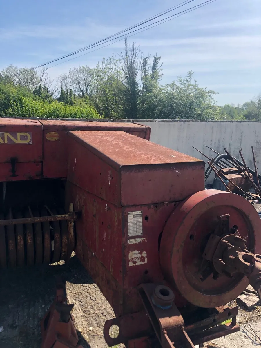 New Holland square baler - Image 4