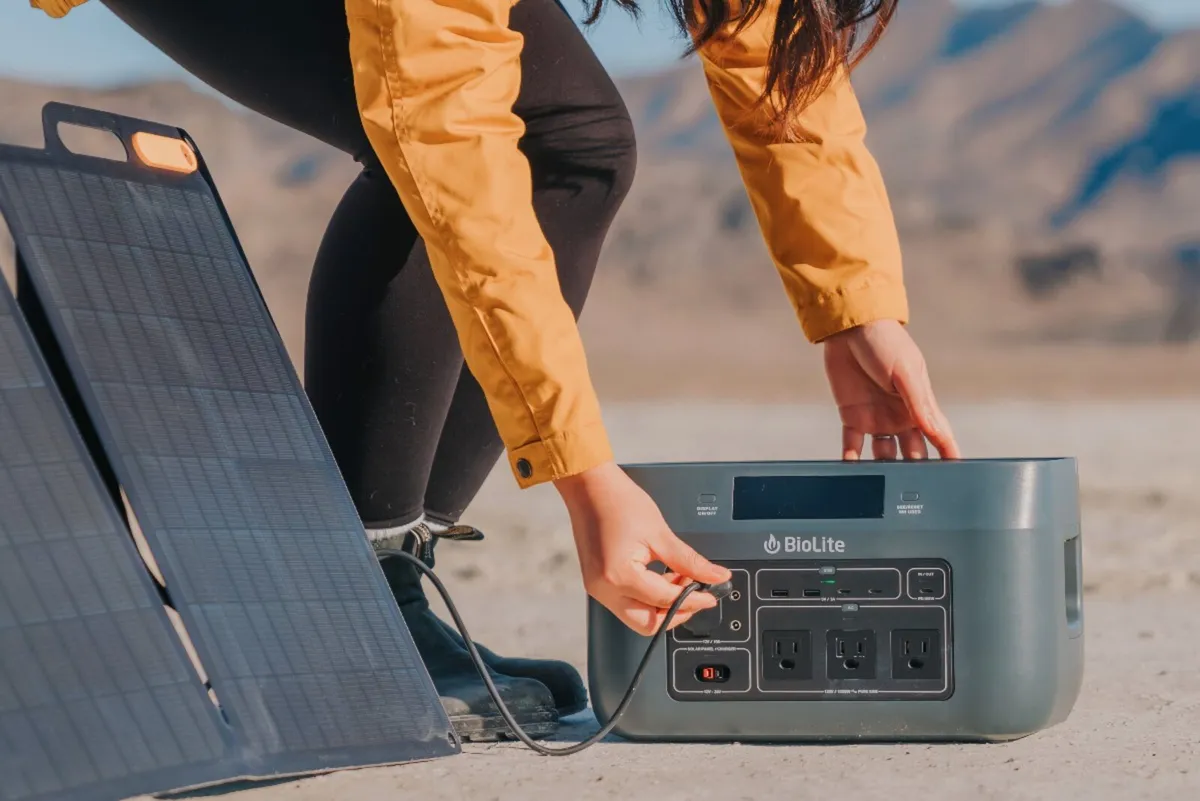 BioLite Basecamp 600+ & 100W Solar Panel - Image 2