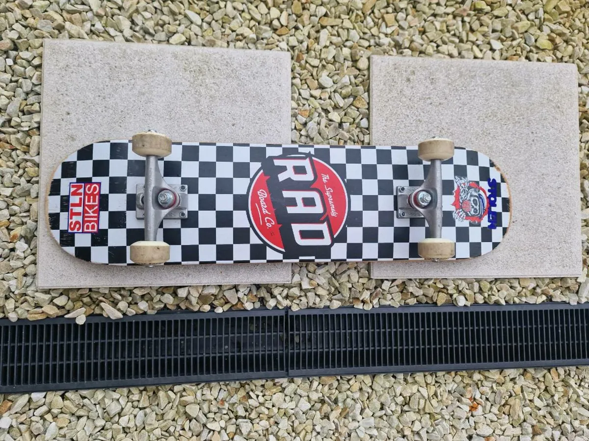 Skateboard & Pads & Helmet - Image 4