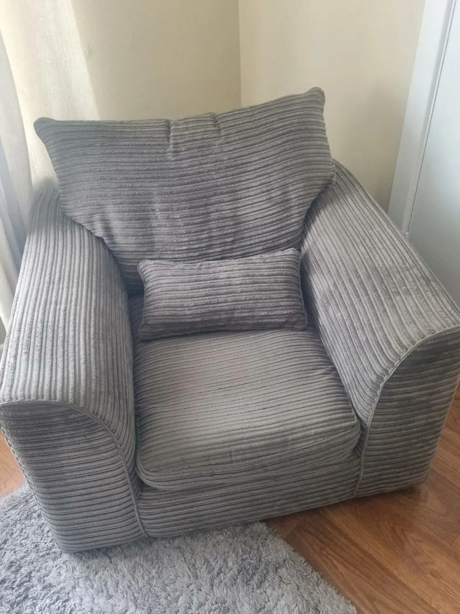 L shape sofa + arm chair - Image 4