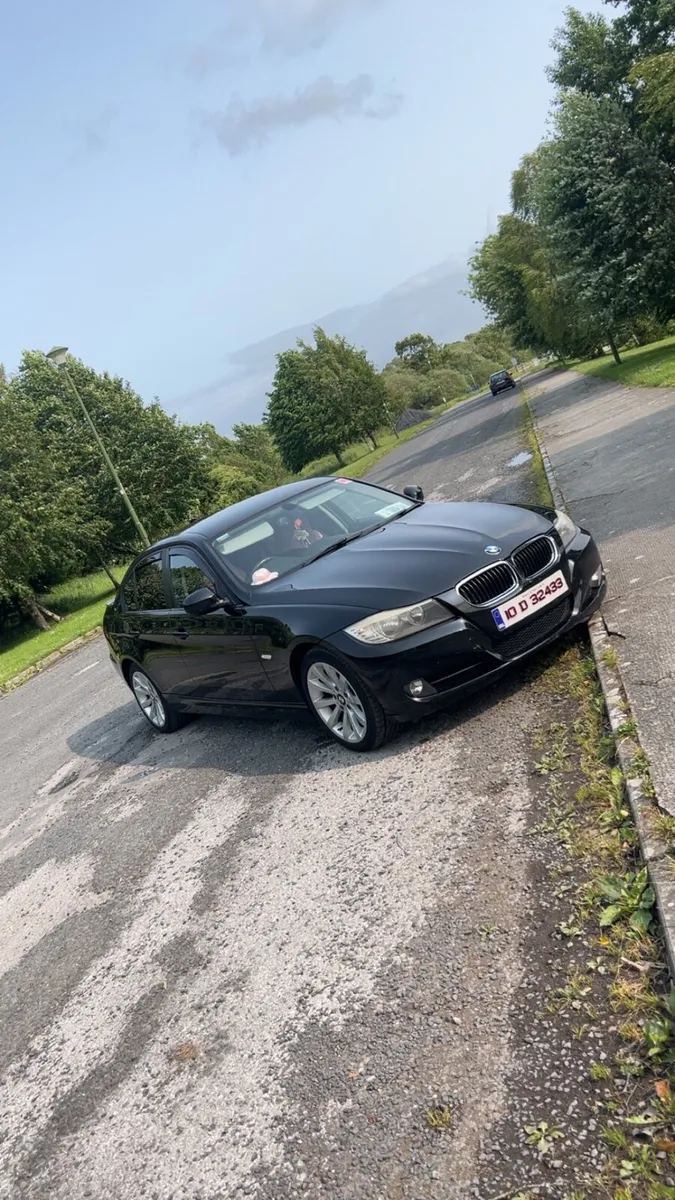 BMW 318D - Image 1