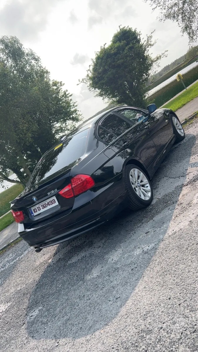 BMW 318D - Image 2