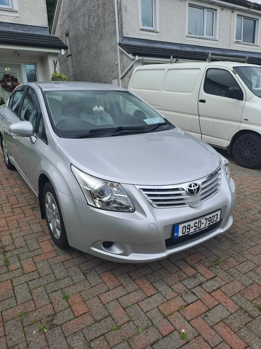 Toyota Avensis 2009 - Image 2
