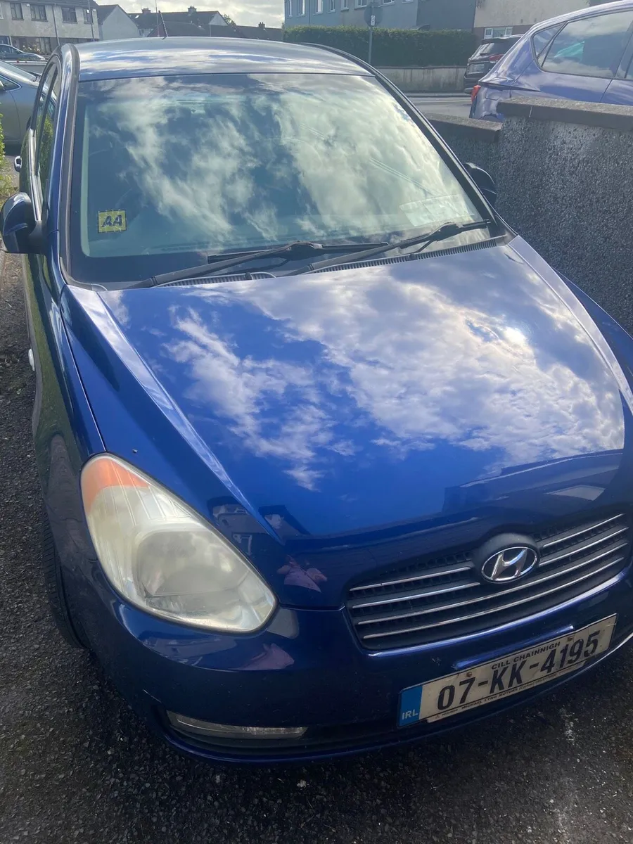 Hyundai Accent Deluxe - Image 1