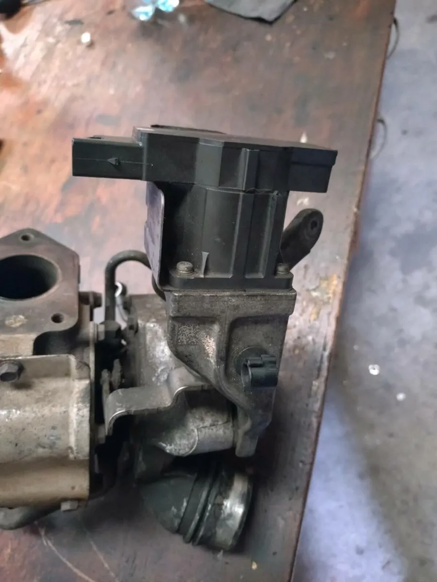 BMW 320d 2008 parts for sale - Image 3
