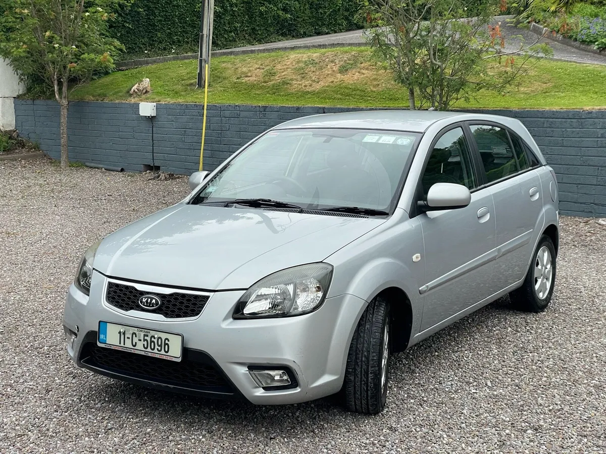 2011 Kia Rio nct07/26 tax02/26 - Image 3