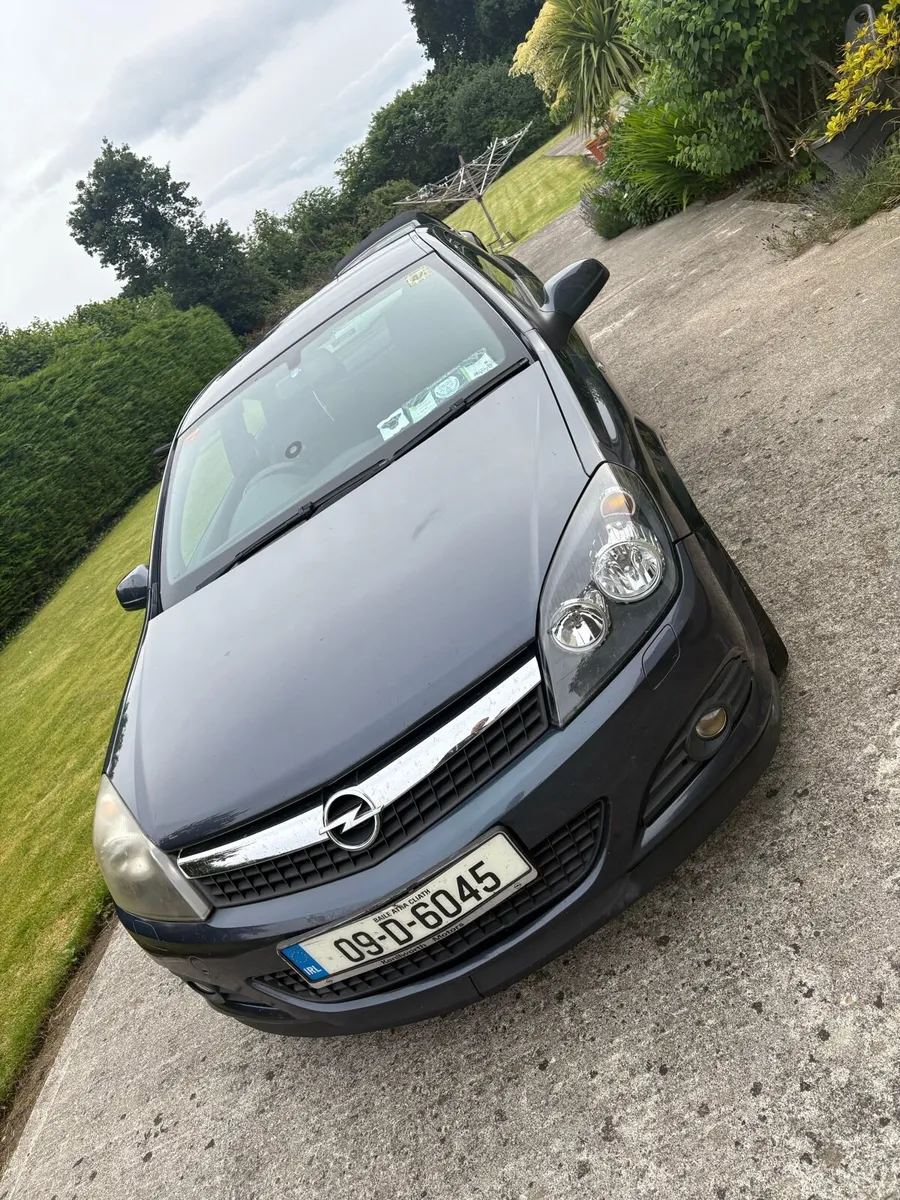 Opel Astra GTC - Image 1