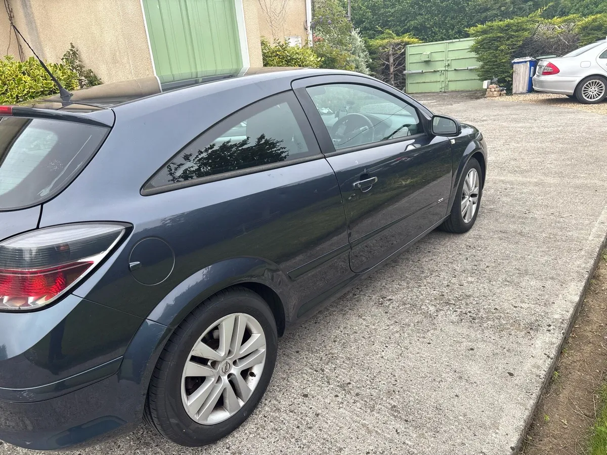 Opel Astra GTC - Image 3