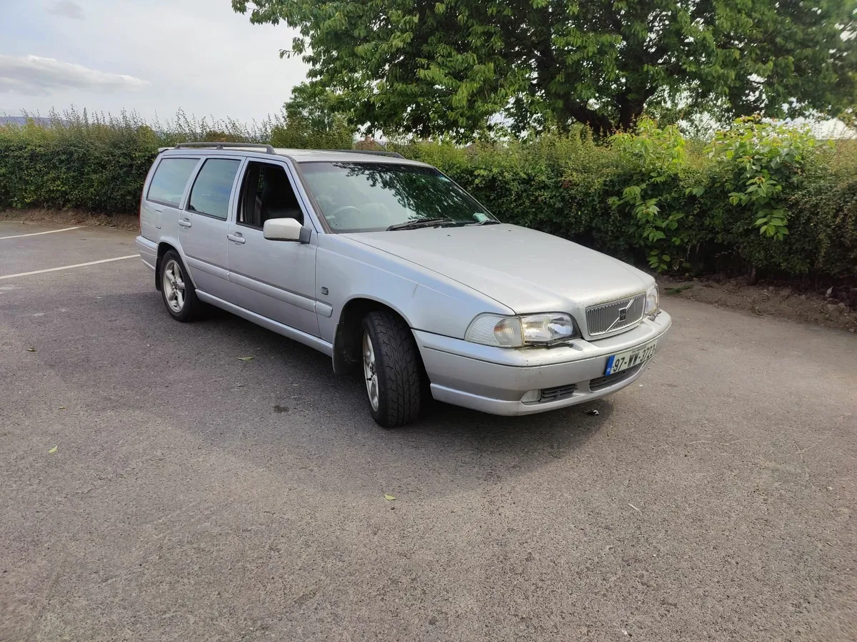 Volvo V70 1997 - Image 2