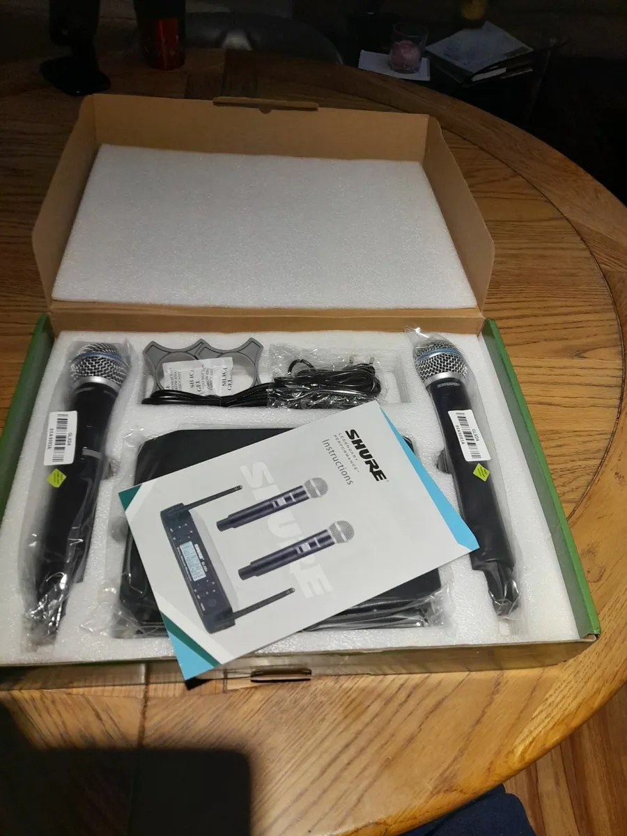 Wireless microphones - Image 1