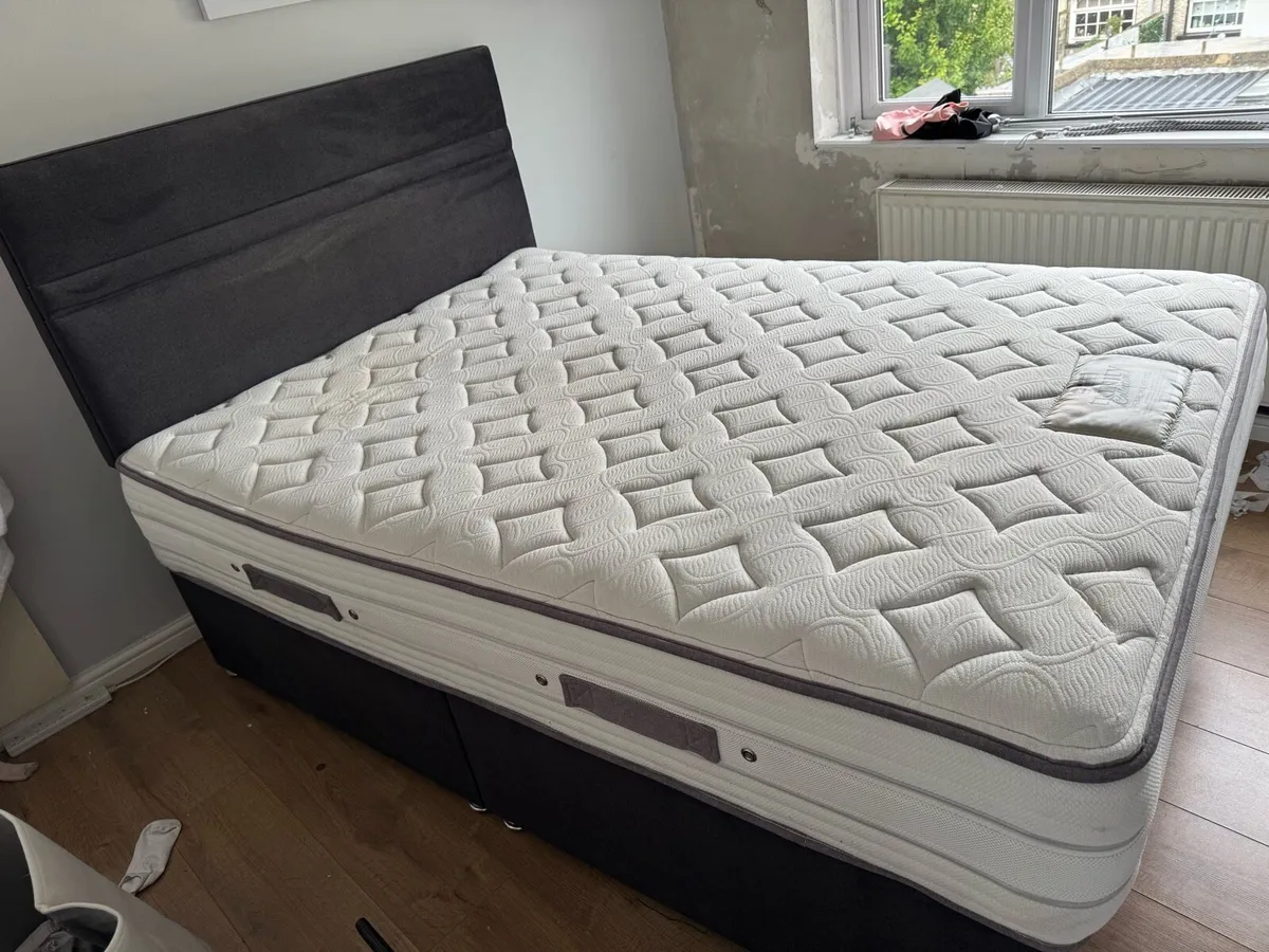 Double Bed - Image 2