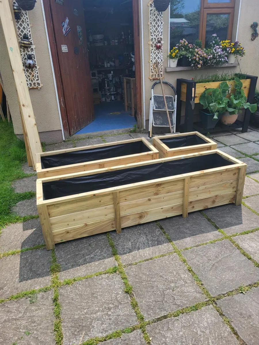 Large wooden planters - Image 1