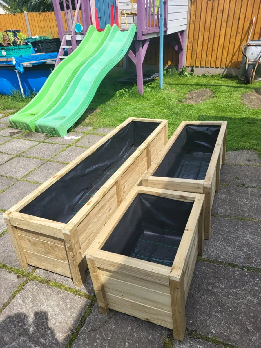 Large wooden planters - Image 4