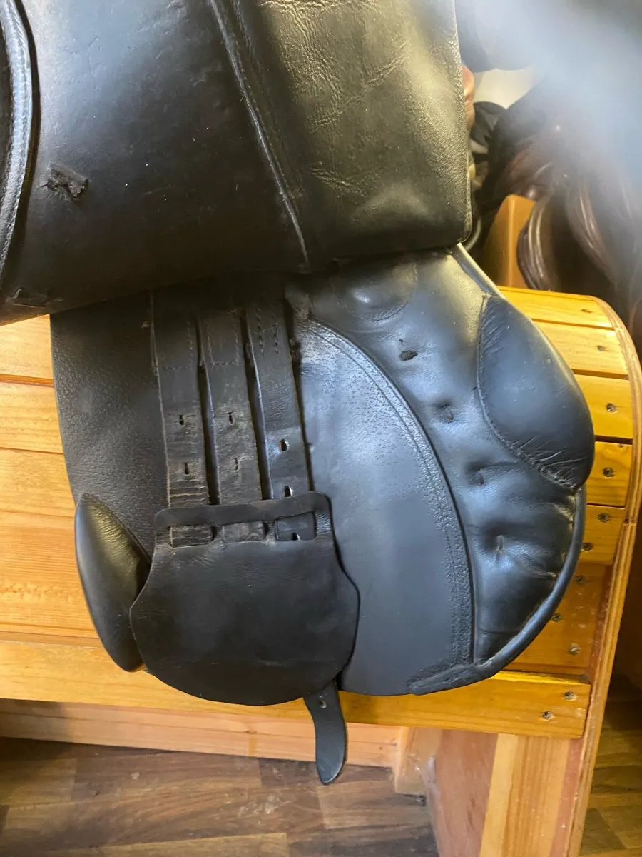 Wide Leather jumping saddle - Image 4