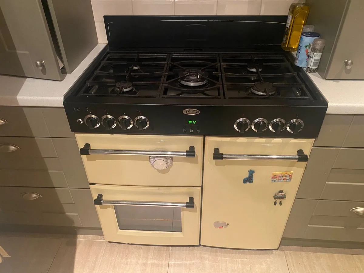 Oven - Image 1