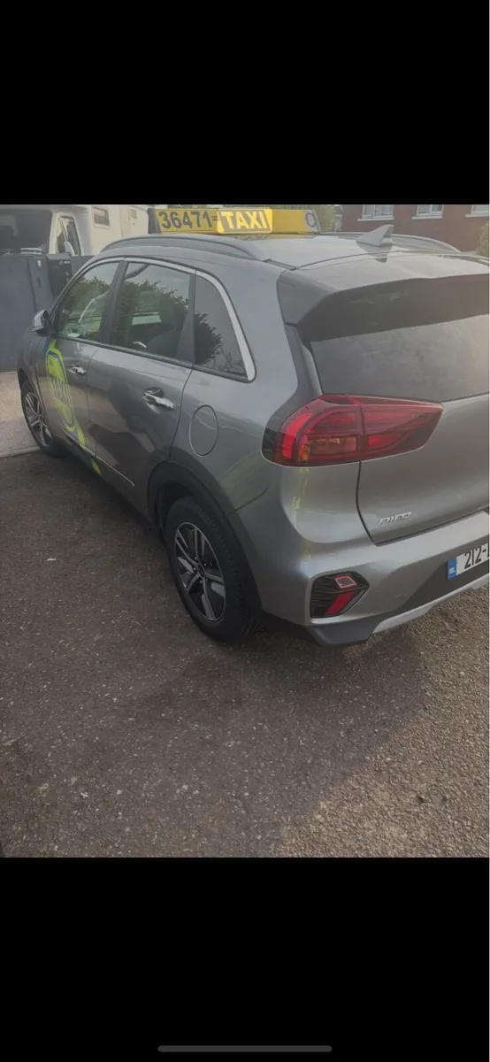 Taxi - Image 1