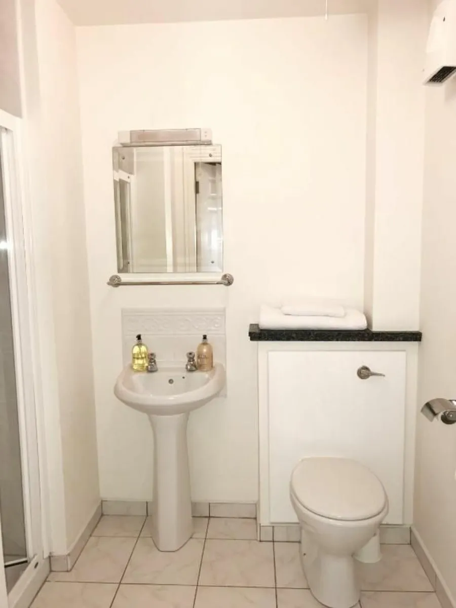 Room or apartment to let in Tralee for summer 2025 - Image 1
