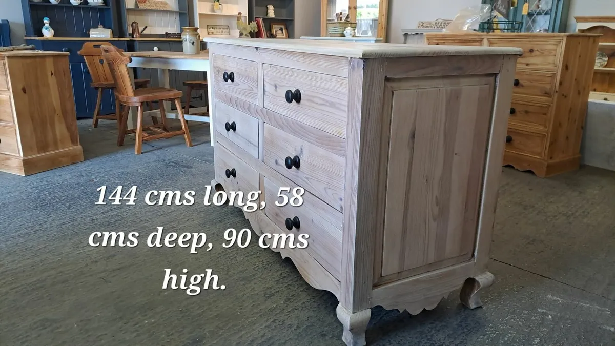 Large vintage pine chest of drawers - Image 2
