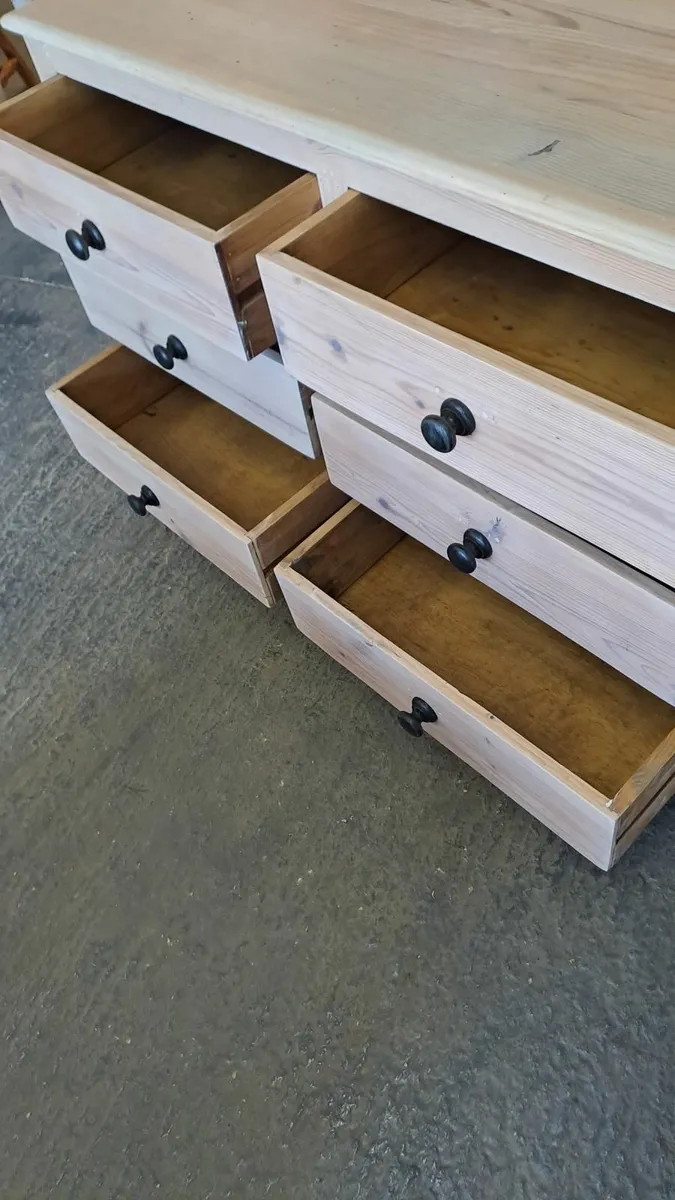 Large vintage pine chest of drawers - Image 3